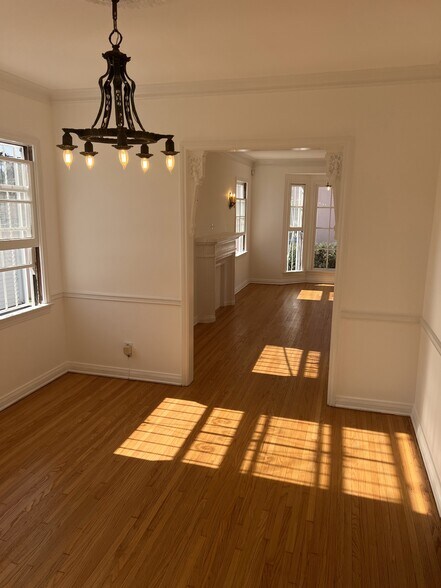 Building Photo - 4116 Los Feliz Blvd