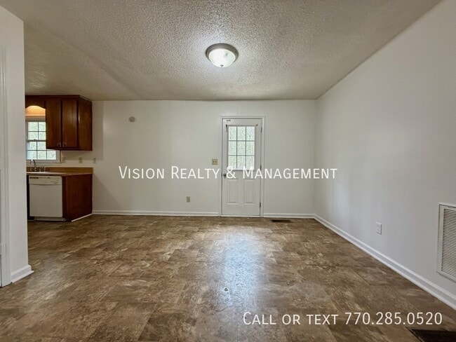 Building Photo - 130 Tyler Ln