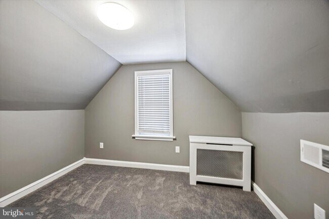 Building Photo - 703 N Providence Rd