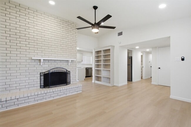 Building Photo - 5633 Truitt St