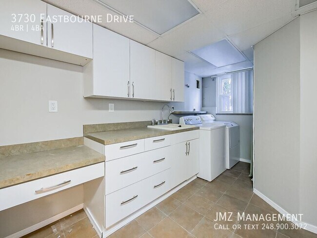 Building Photo - 3730 Eastbourne Dr