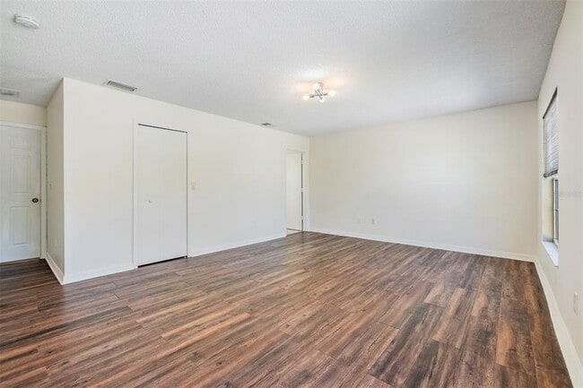 Building Photo - 2118 Ashley Lakes Dr