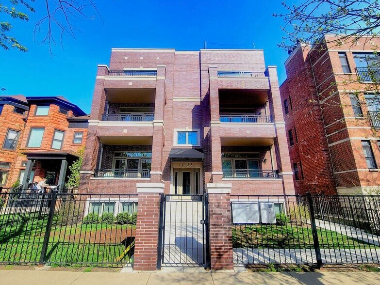 Primary Photo - 4133 N Kenmore Ave