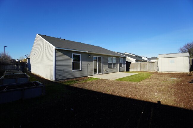 Building Photo - 16274 Silver Creek Ave