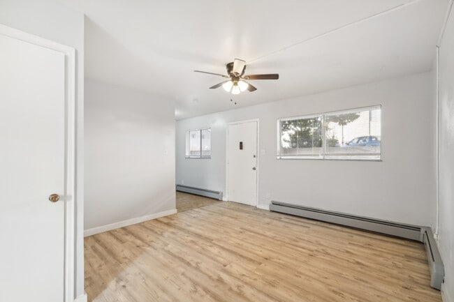 Primary Photo - Bonfoy Apartments