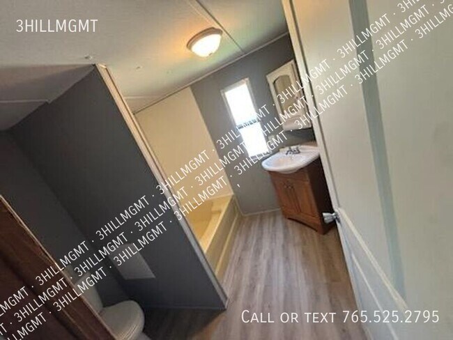 Building Photo - 5600 W Kilgore Ave