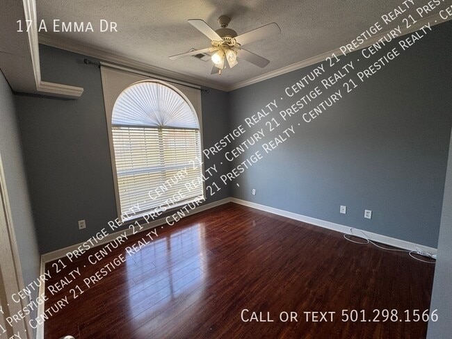 Building Photo - 17 Emma Dr