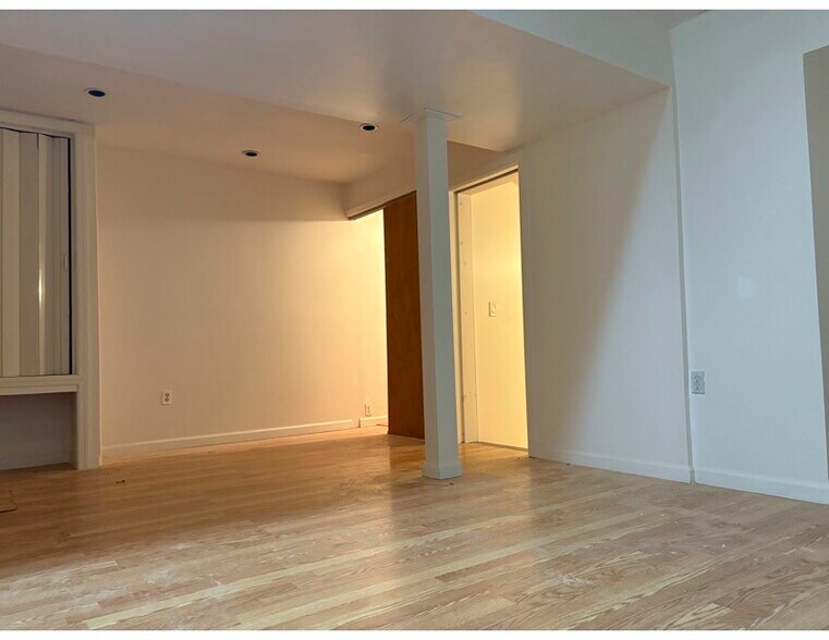 Primary Photo - 110 Sunnyside Ave