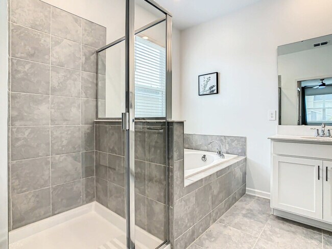 Building Photo - 8871 Cabot Cliffs Dr