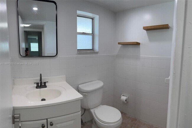 Building Photo - 5100 SW 90th Ave