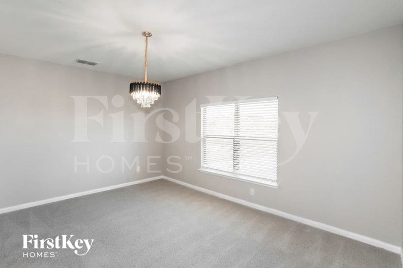 Building Photo - 112 Barbwire Wy