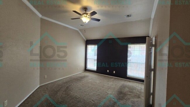 Building Photo - Lovley 4 Bedroom Plus an Office