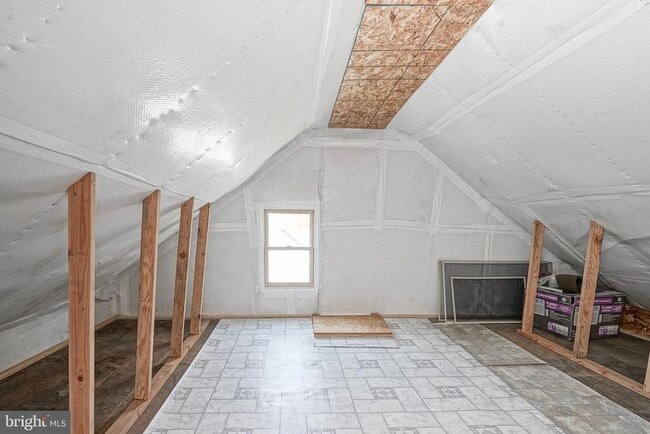 Building Photo - 19 E Millbrooke Ave