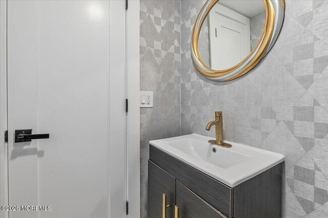 Building Photo - 1001 Norwood Ave