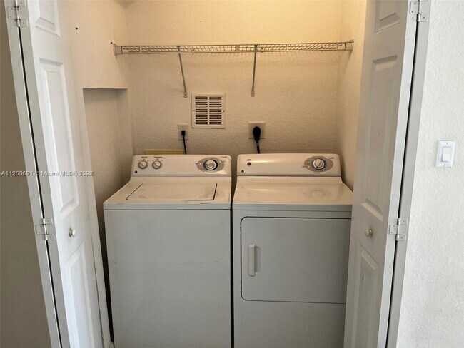 Building Photo - 11201 NW 83rd St