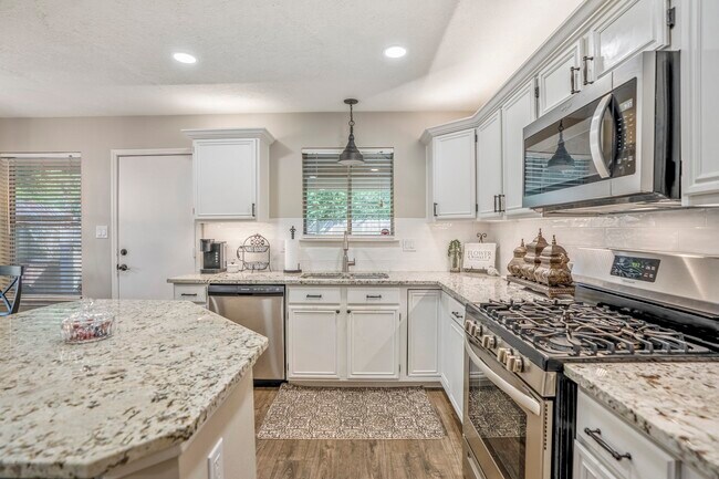 Building Photo - 5418 Roserock Ln