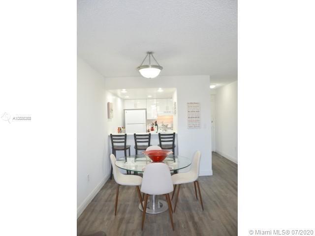 Building Photo - 1335 W 49th Pl