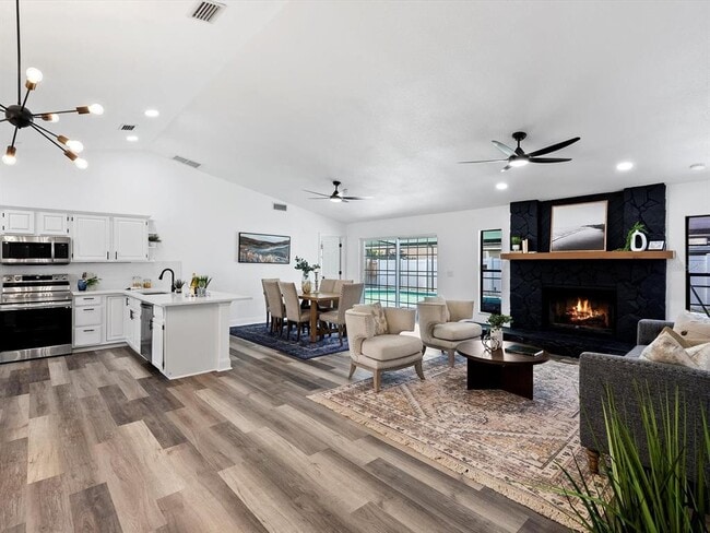 Building Photo - 4715 Kemble Ct