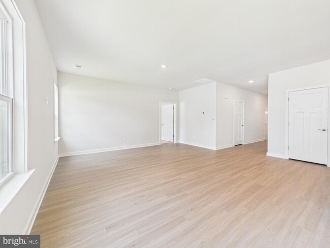 Building Photo - 362 Baker Dr