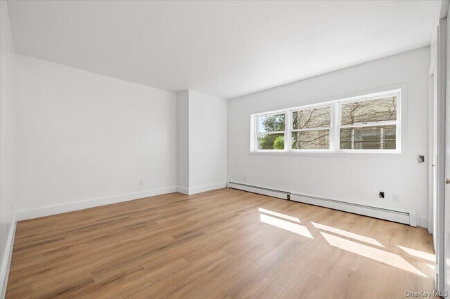 Building Photo - 36 Main St