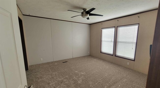 Building Photo - 405 Battlebell Rd