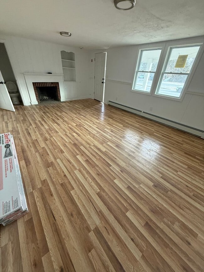 Building Photo - 624 MA-28