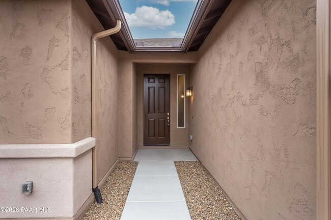 Building Photo - 1299 Essex Way