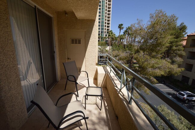 Building Photo - 260 E Flamingo Rd