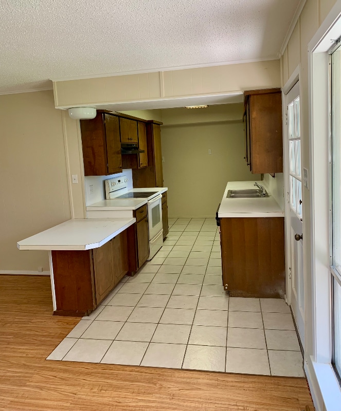 Building Photo - 609 Cottonwood Dr