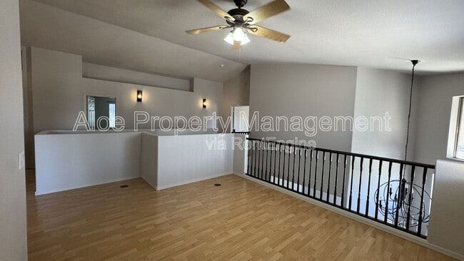 Building Photo - 491 W Ebony Way