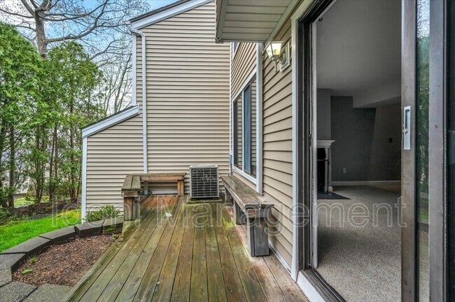 Building Photo - 78 Shepards Knoll Dr