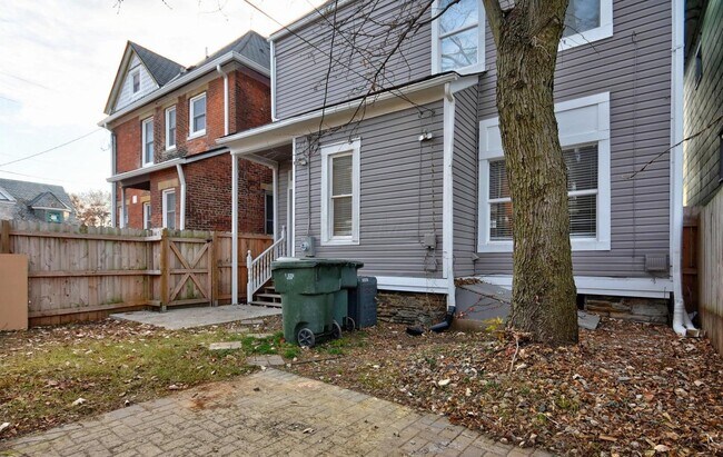 Building Photo - 220 N Monroe Ave