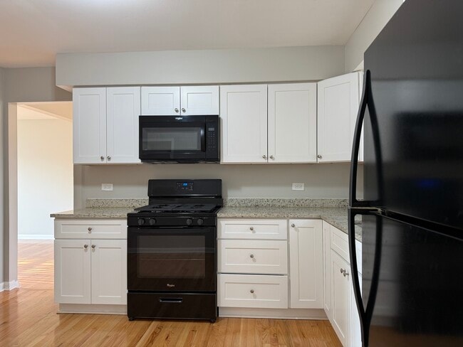 Building Photo - 16856 School St