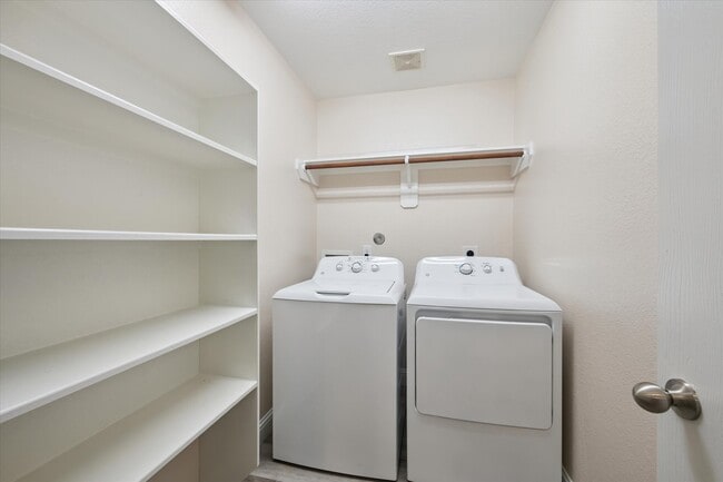 Building Photo - 3129 Sun Terrace Ln