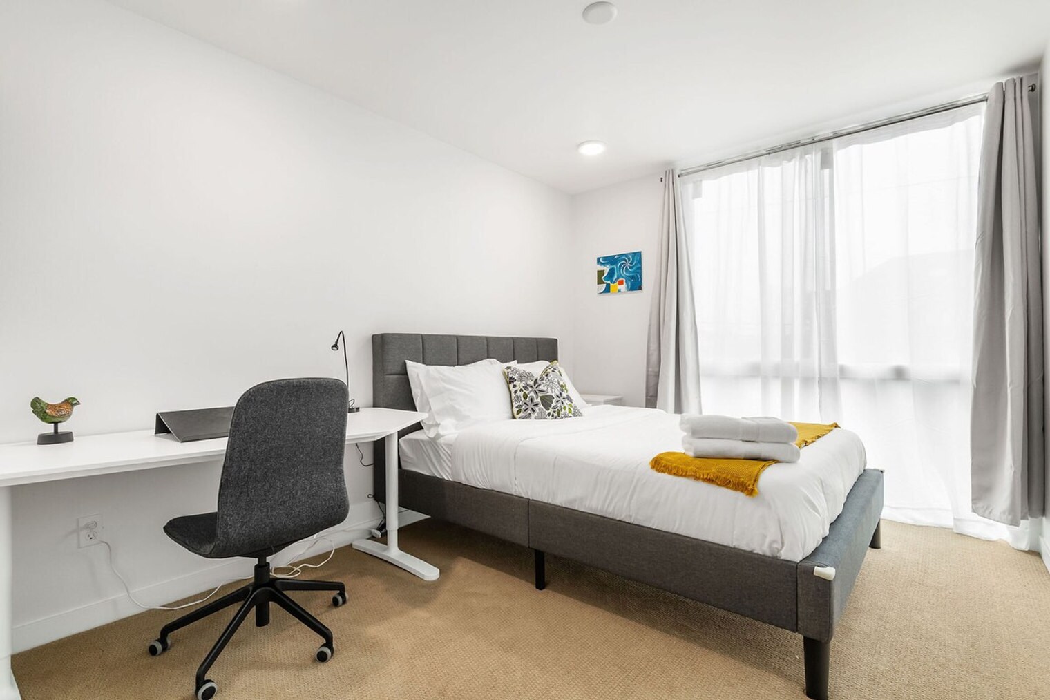 Building Photo - 905 17th Ave