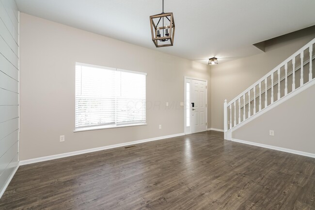 Building Photo - 165 Butternut Pass