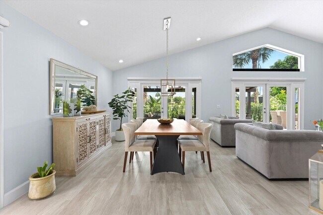 Building Photo - 10112 Aqua Vista Way