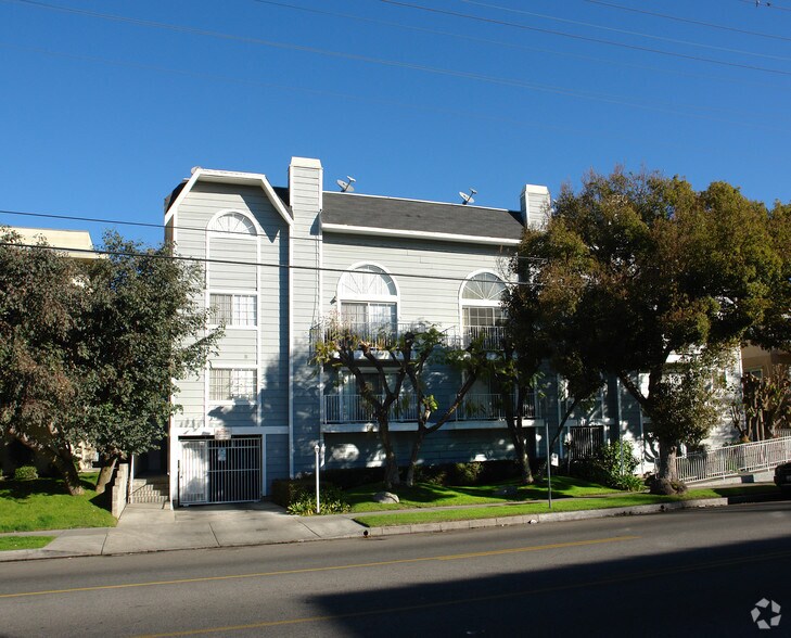 Building Photo - 10845 Camarillo St