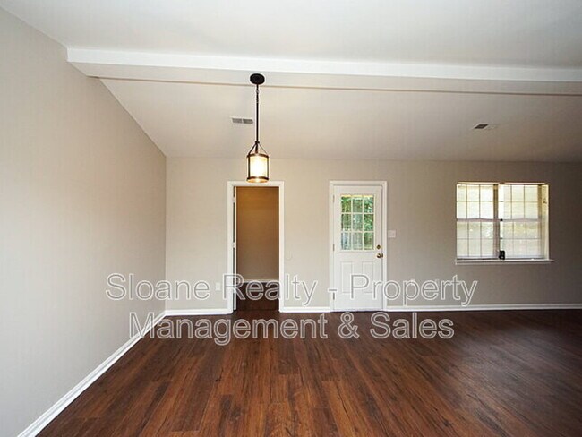 Building Photo - 7616 Valleyview Cir
