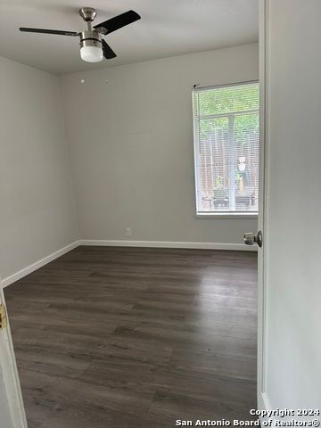 Building Photo - 1221 thorain