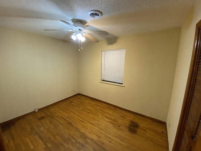 Building Photo - 1408 H St