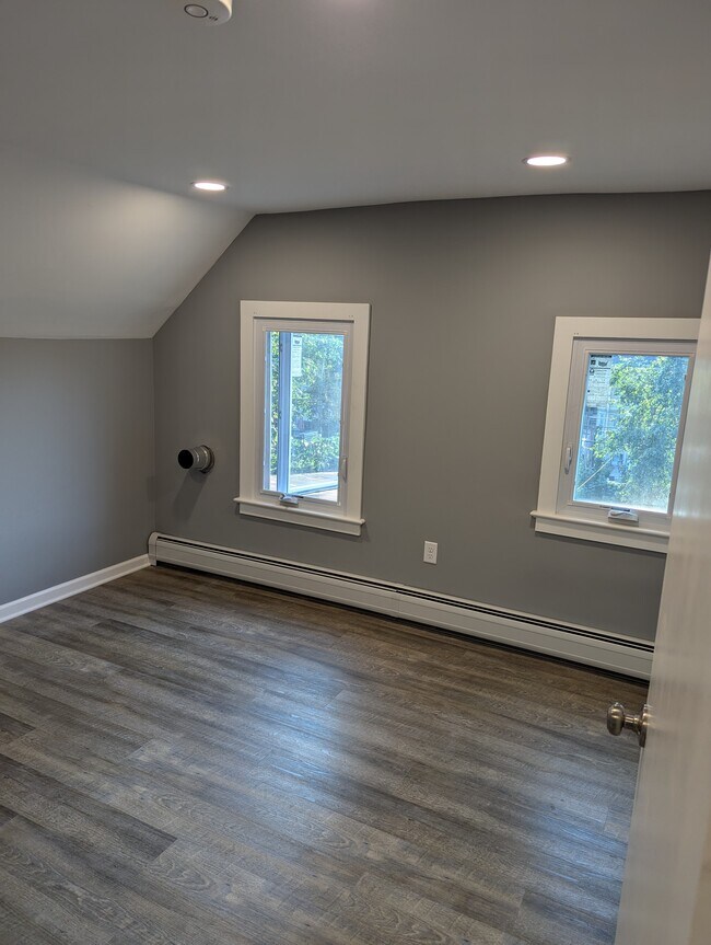 Building Photo - 45 Westcott St