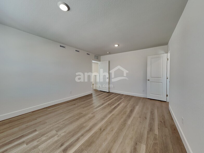 Building Photo - 6423 Rush Avenue