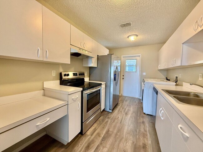 Building Photo - 350 Winter Ridge Blvd