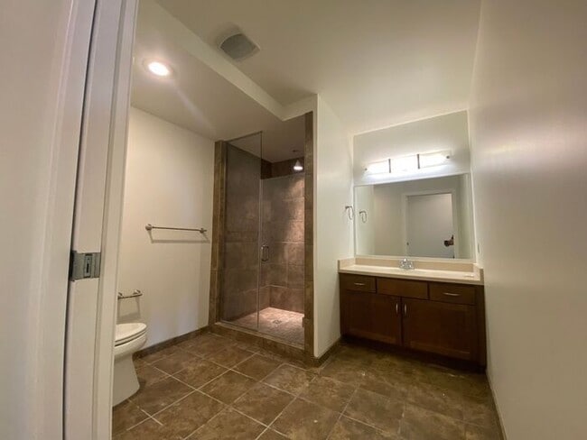 Building Photo - $2,575 | 1 Bedroom, 2 Bathroom Condo | Pet Friendly* | Available for Immediate move-in!