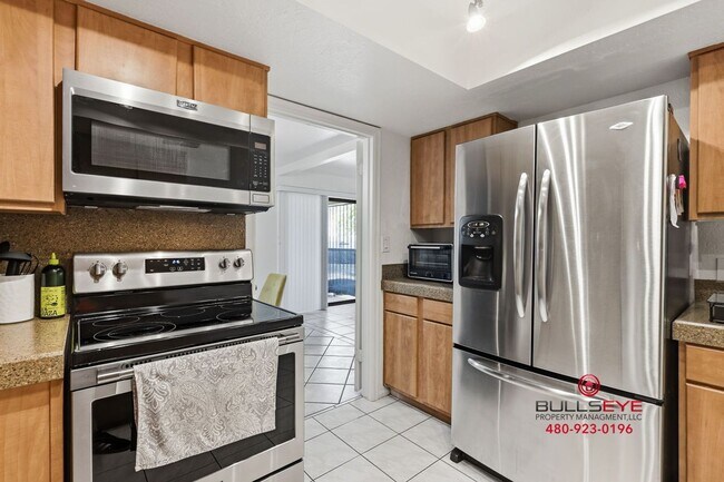 Building Photo - 8344 N 21st Dr