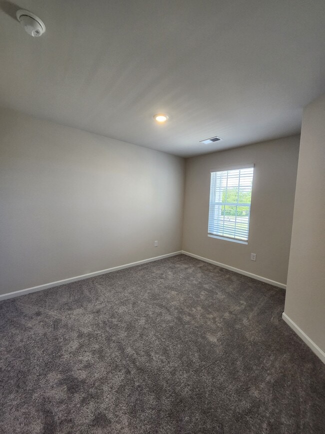 Building Photo - 712 Peyden Ln
