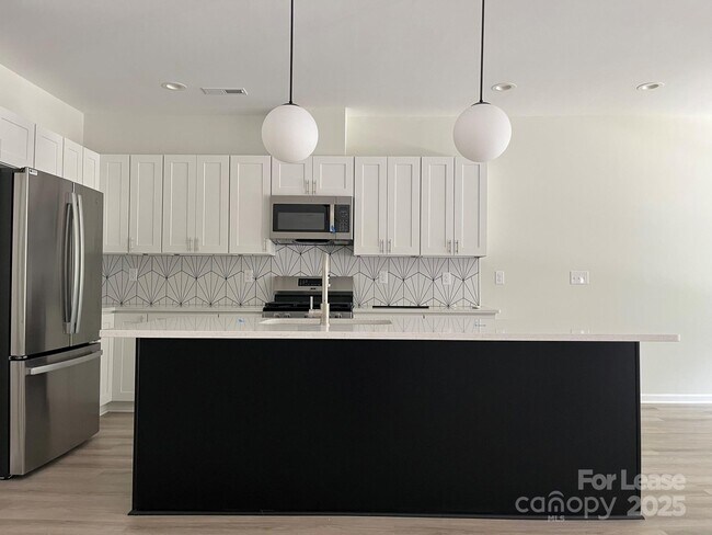 Building Photo - 1023 Blessing Orchid Aly