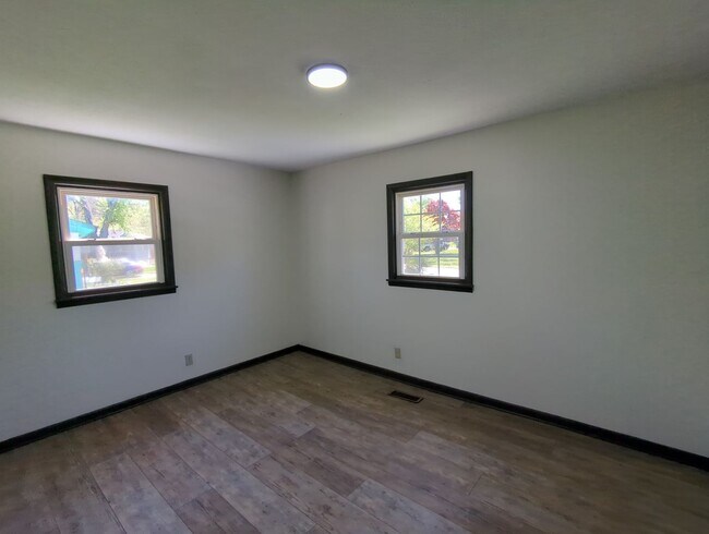 Building Photo - 6335 Hansley Dr