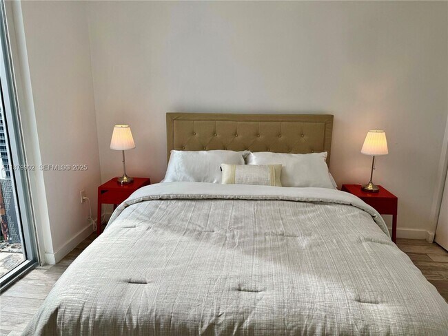 Building Photo - 151 SE 1st St